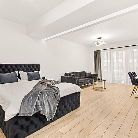 Central Deluxe By Rh Living Bukarest Exterior foto