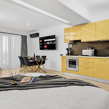Central Deluxe By Rh Living Bukarest Exterior foto