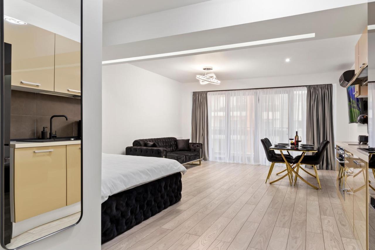 Central Deluxe By Rh Living Bukarest Exterior foto