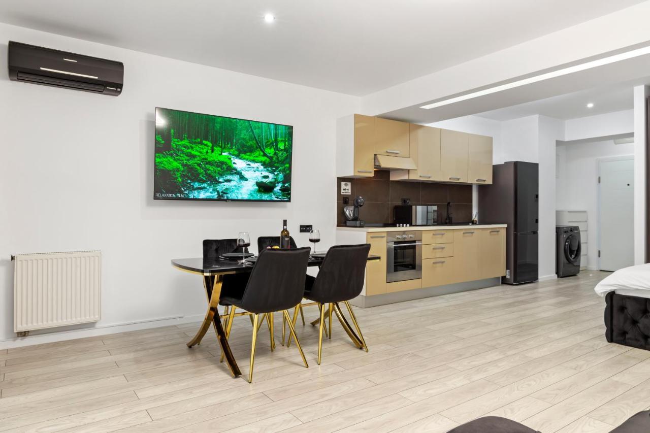 Central Deluxe By Rh Living Bukarest Exterior foto