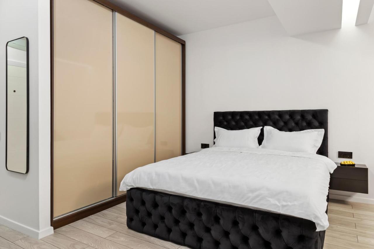 Central Deluxe By Rh Living Bukarest Exterior foto