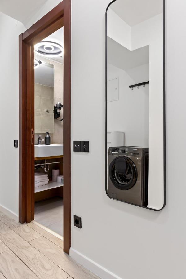Central Deluxe By Rh Living Bukarest Exterior foto