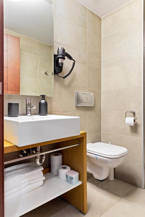 Central Deluxe By Rh Living Bukarest Exterior foto