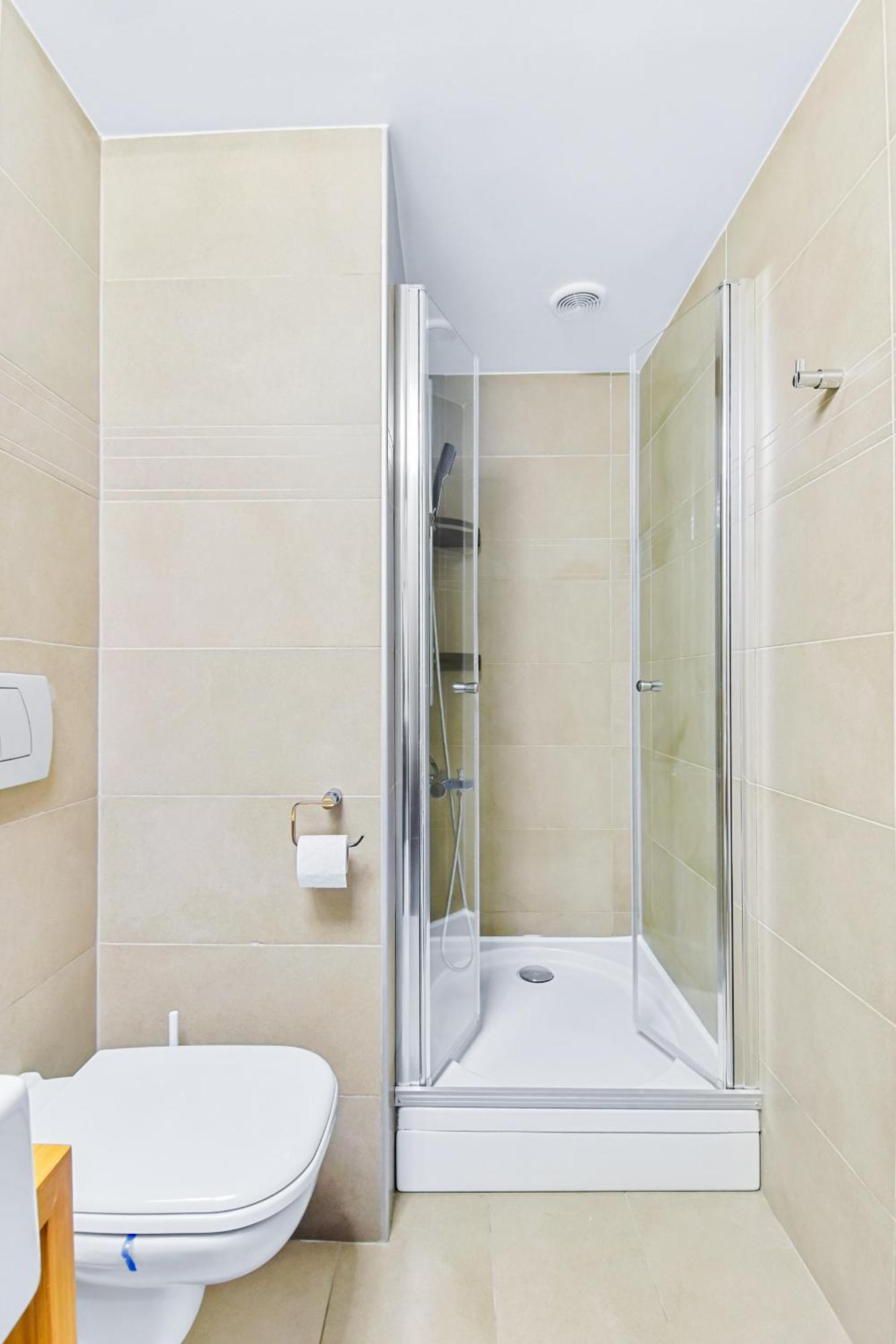 Central Deluxe By Rh Living Bukarest Exterior foto