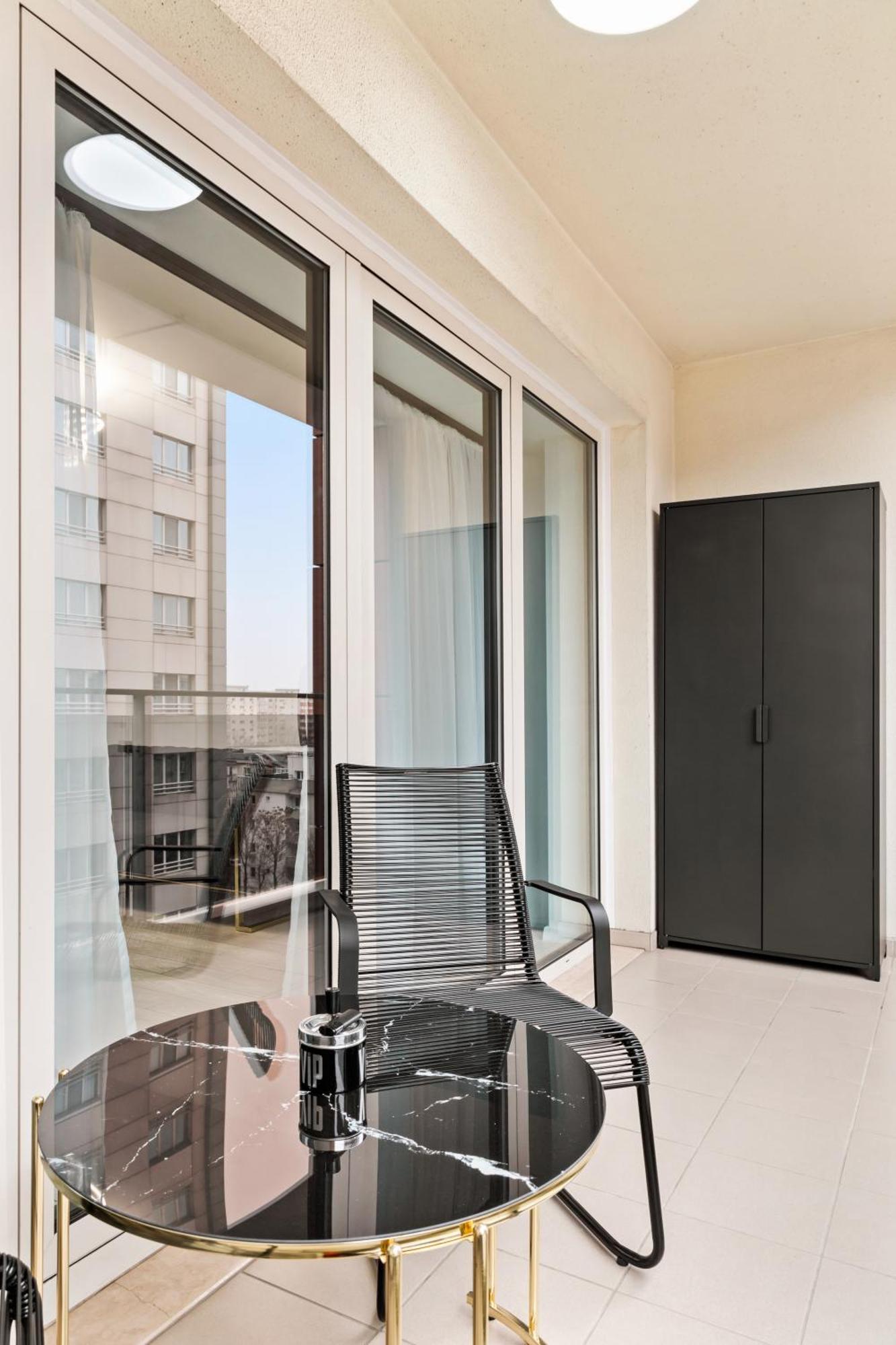 Central Deluxe By Rh Living Bukarest Exterior foto
